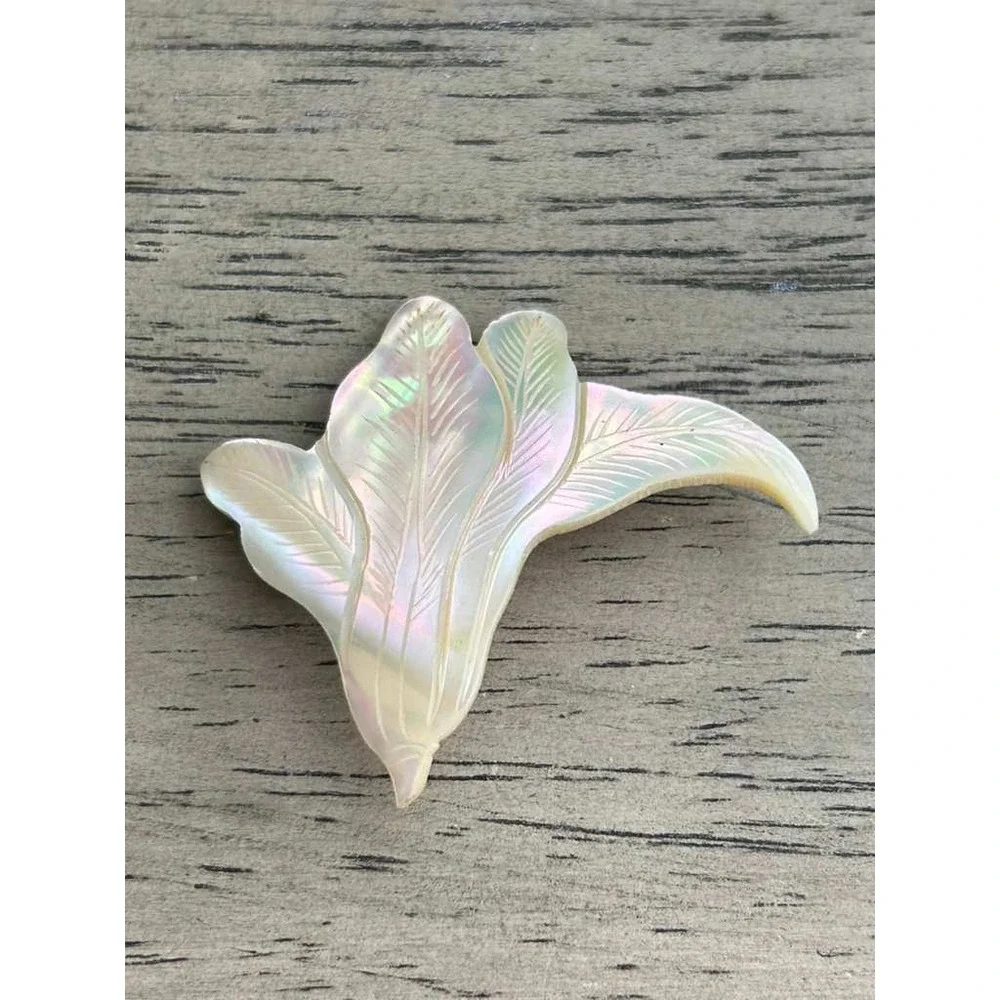 Vintage Nacar Genuino Mother of Pearl Carved Leaf Brooch Iridescent Pin